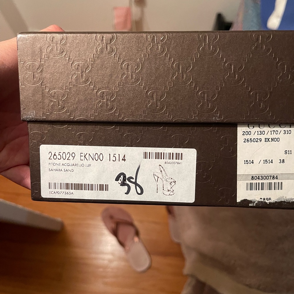 Gucci Snakeskin Sandals with Gold Accents great condition! - Picture 3 of 5